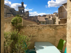 Maison de Roche - Uzès Centre historique La Fenestrelle